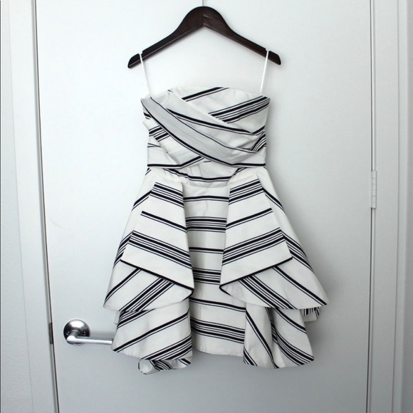 Cameo Strapless Dress - Picture 5 of 8